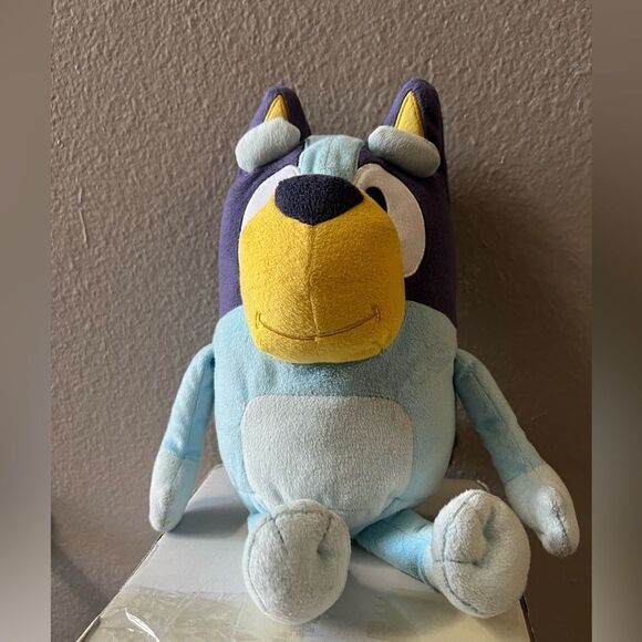 BLUEY TALKING PLUSH 13” - Picture 4 of 5
